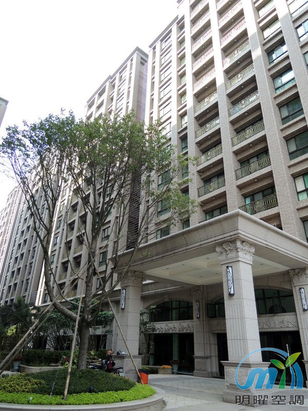 中壢伯爵與夫人 日立