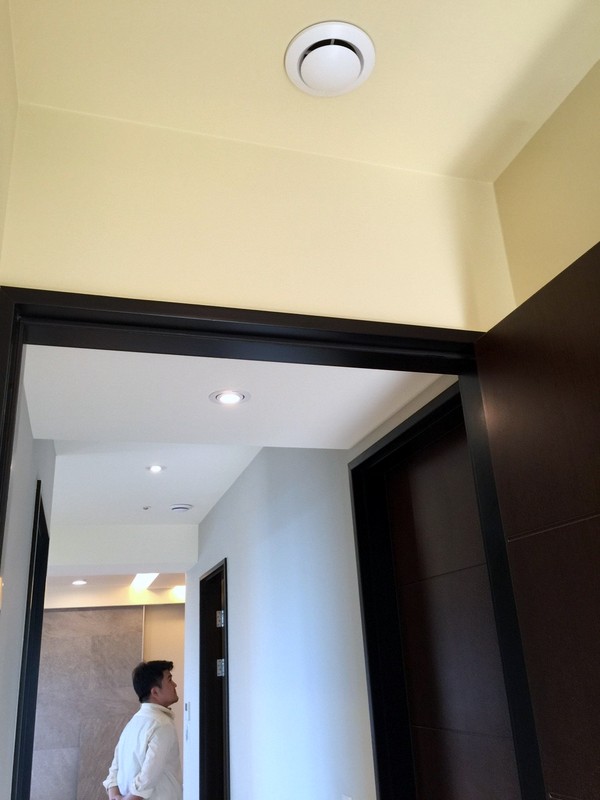 HRV廢氣回收口設置在門口