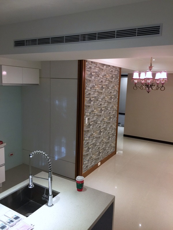 廚房採側吹出風方式選用ABS耐熱可調飾板