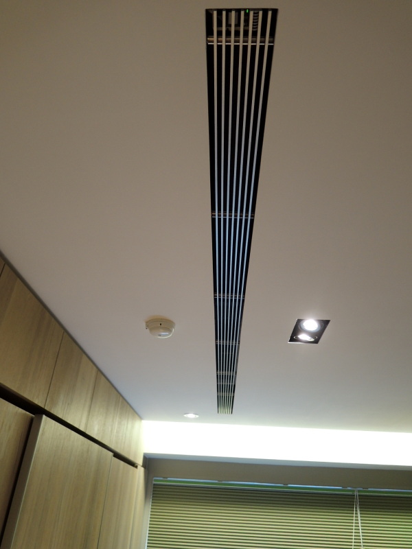 臥室也是規劃下吹出風於床尾處