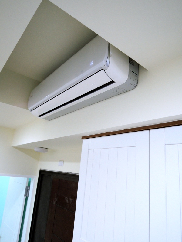 日立壁掛式空調機與全熱換氣機之出風口