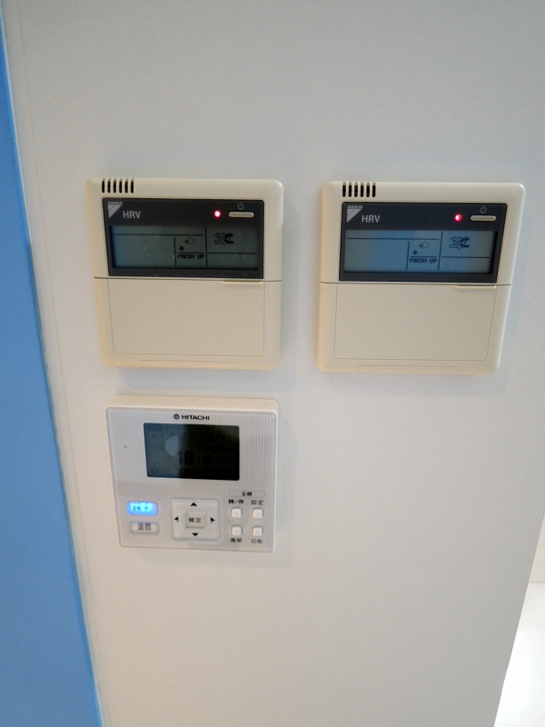 大金HRV控制器與日立空調八房集控器