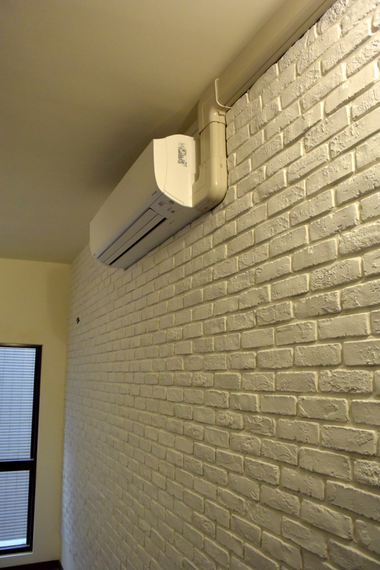 客廳大金壁掛式冷氣搭配室內管槽