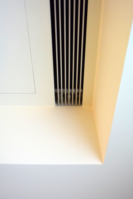 主臥室空調出風口