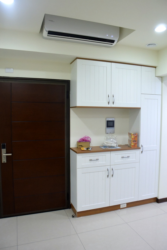 客廳日立壁掛式空調機與全熱換氣機之出風口