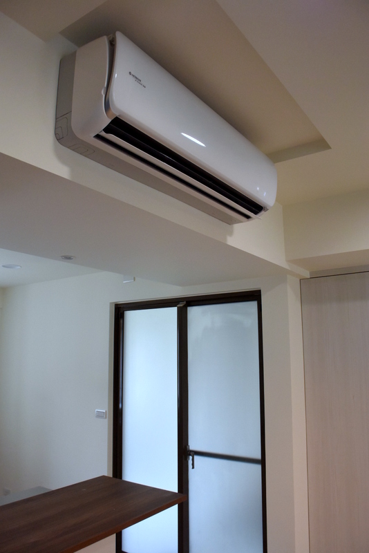 餐廳日立壁掛式冷氣