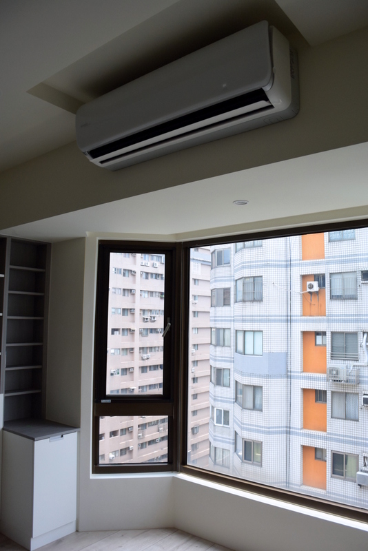 客廳日立壁掛式內機