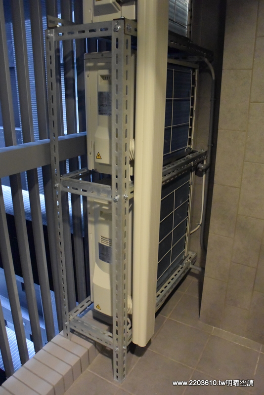 室外主機規畫上下疊放