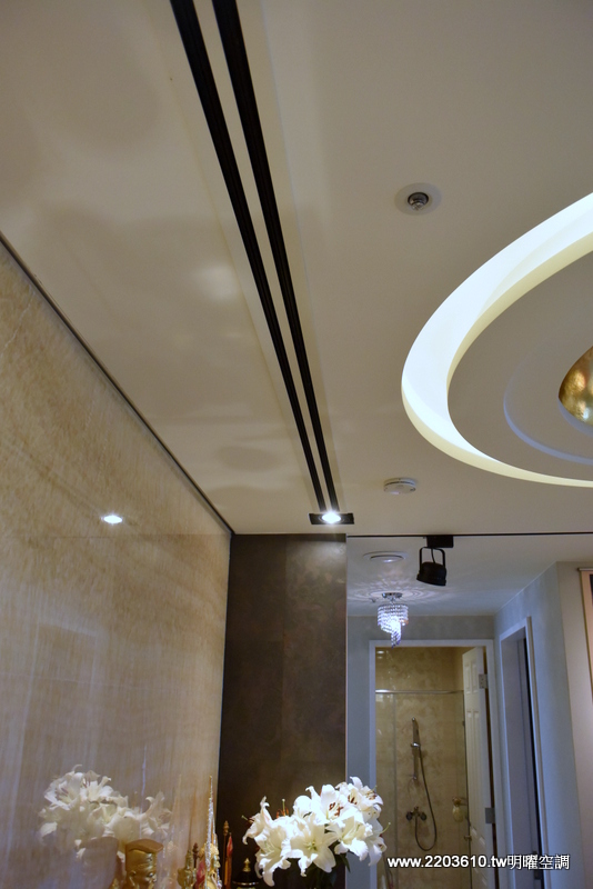 餐廳大金隱藏式線形出風口