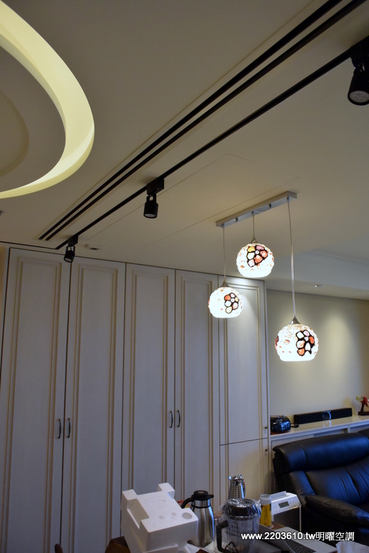 餐廳大金隱藏式線形出風口