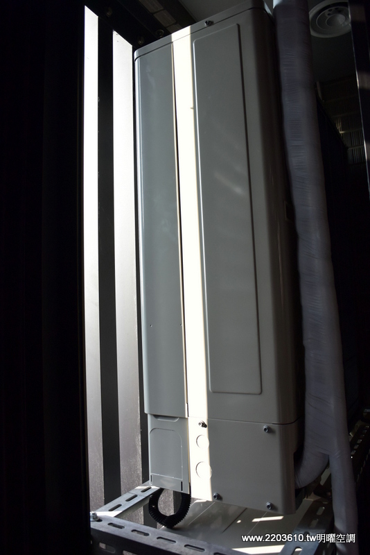 大金VRV mini主機放置於角鐵架上