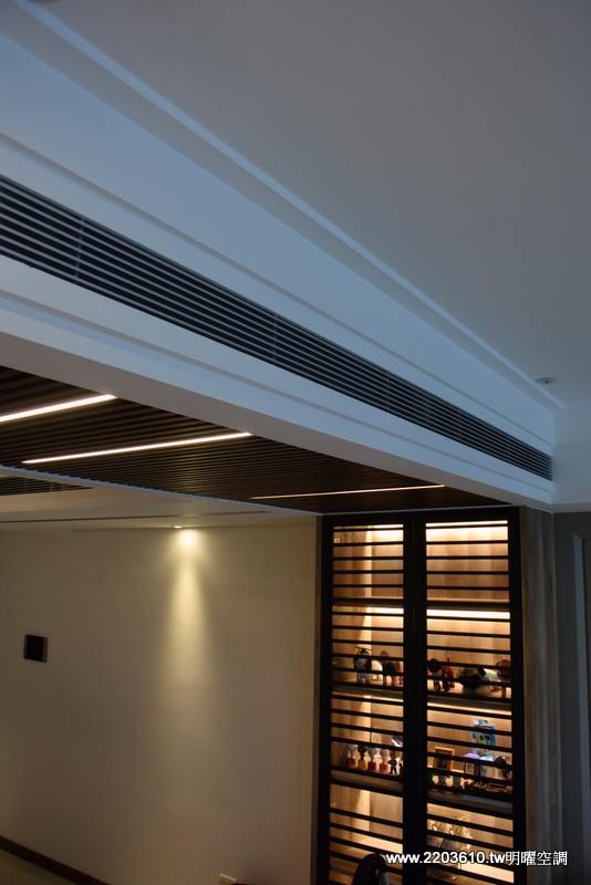 客廳大金隱藏式空調機側吹出風口