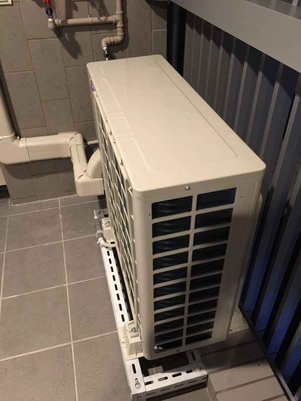 客廳大金室外機