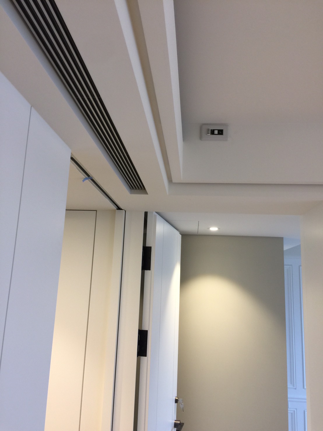 大金隱藏式空調機出風口選用鋁無框飾板