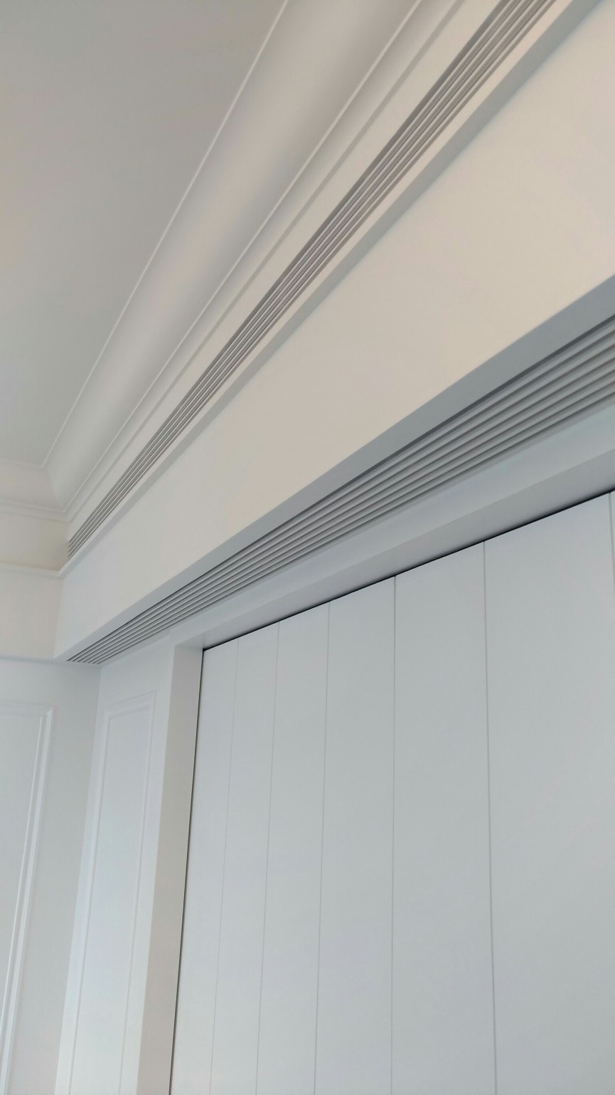 主臥室大金隱藏式冷氣ABS無框線形出風口