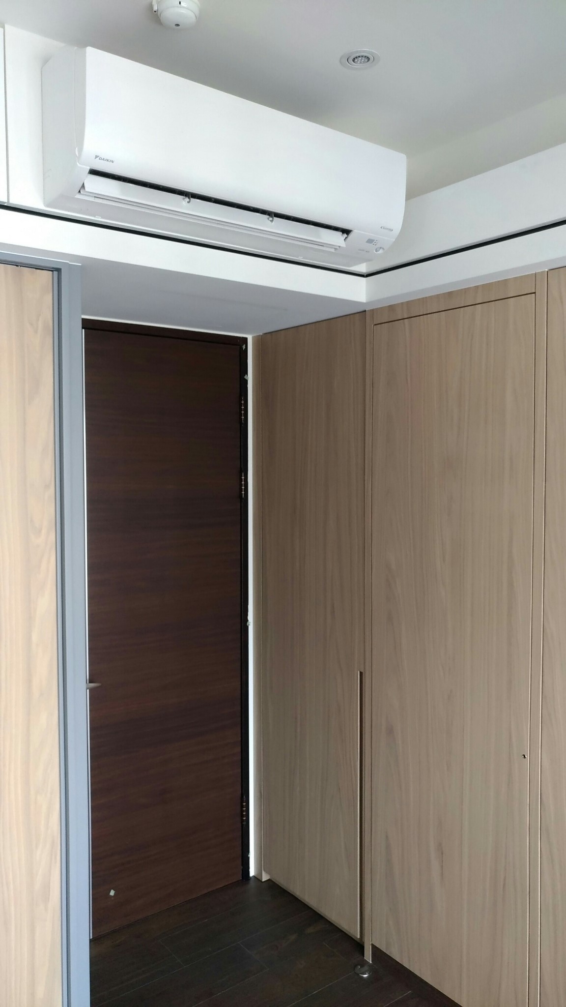 主臥房大金橫綱型壁掛室內機